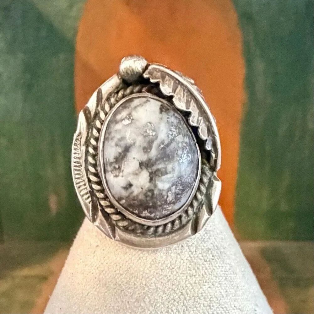 Vintage Sterling Silver Southwestern white buffalo Statement Ring